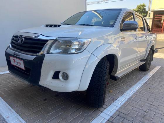 TOYOTA HILUX 3.0 SRV 4X4 CD 16V TURBO INTERCOOLER DIESEL 4P AUTOMÁTICO TOYOTA HILUX 3.0 SRV 4X4 CD 16V TURBO INTERCOOLER DIESEL 4P AUTOMÁTICO